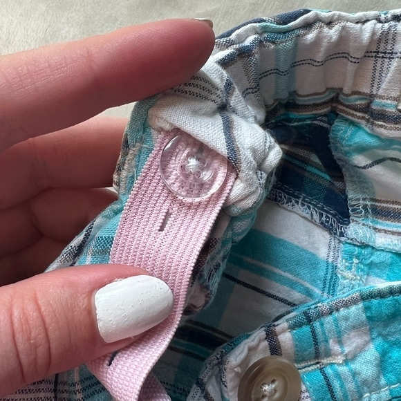 Old Navy Plaid Shorts - Picture 5 of 7